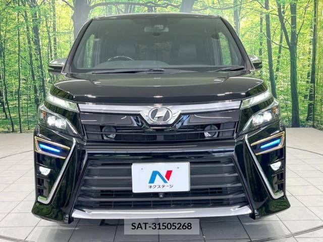 Toyota VOXY 2019-01 347835-14
