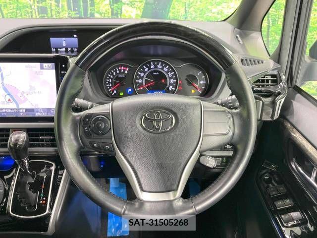 Toyota VOXY 2019-01 347835-11