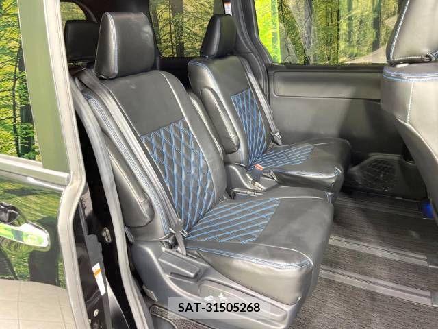 Toyota VOXY 2019-01 347835-9