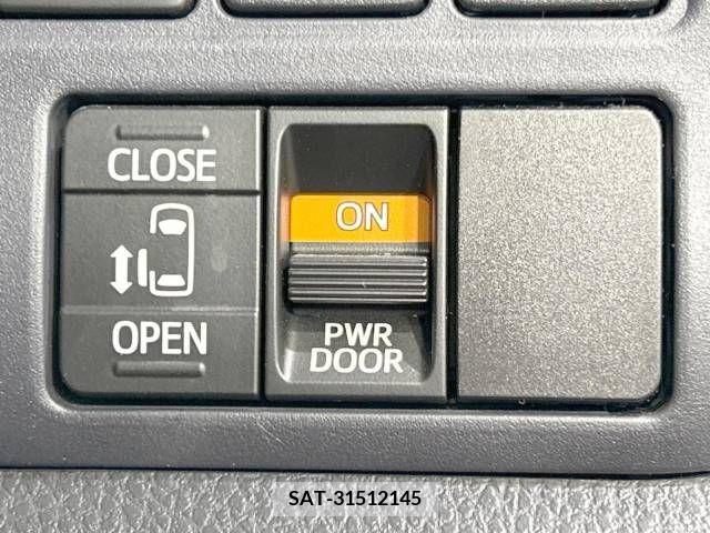 Toyota VOXY 2016-04 218295-6