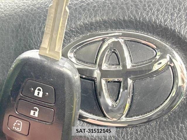 Toyota VOXY 2016-04 218295-7
