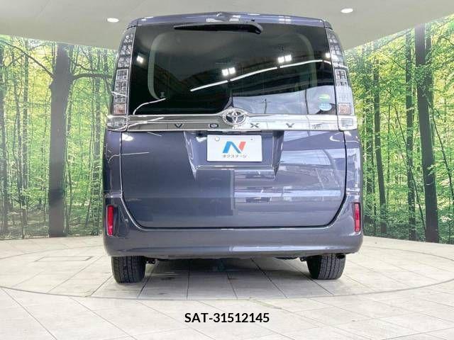 Toyota VOXY 2016-04 218295-16
