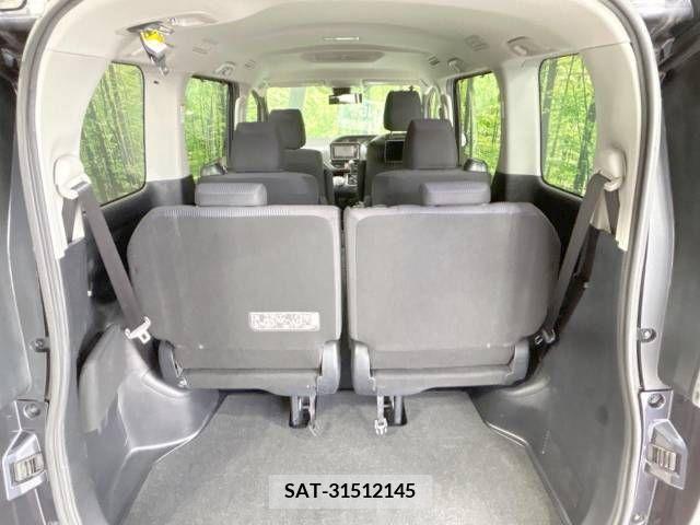 Toyota VOXY 2016-04 218295-11