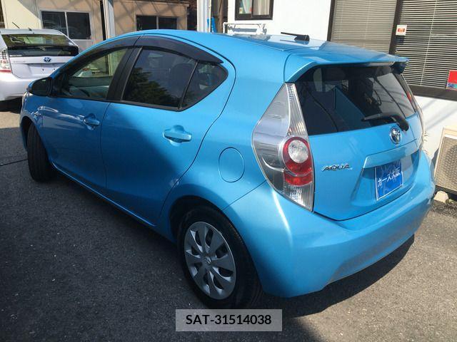 Toyota AQUA 2013-04 356276-2
