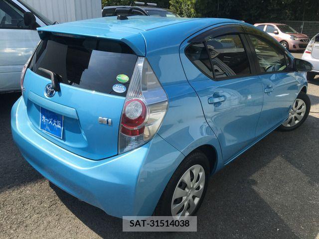 Toyota AQUA 2013-04 356276-3