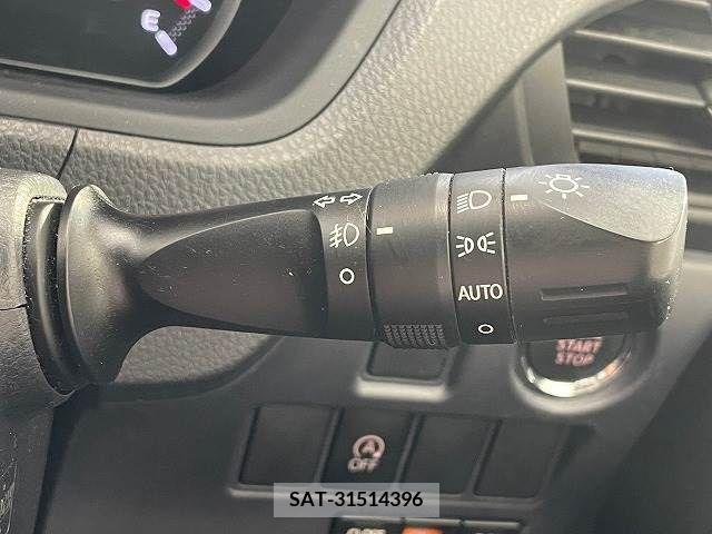 Toyota VOXY 2014-10 381242-5