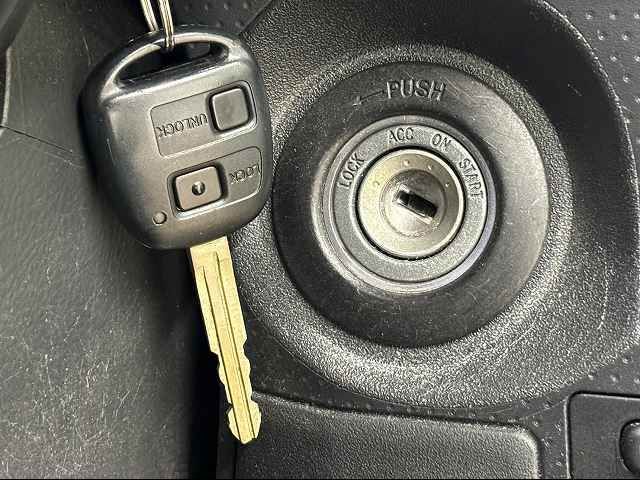 Toyota FJ CRUISER 2013-02 182924-8