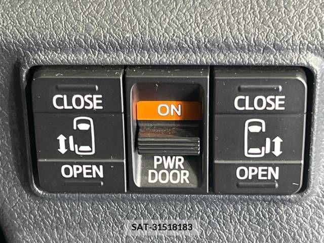 Toyota SIENTA 2017-04 215373-5