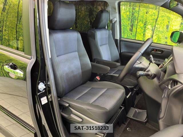 Toyota VOXY 2015-10 289199-8