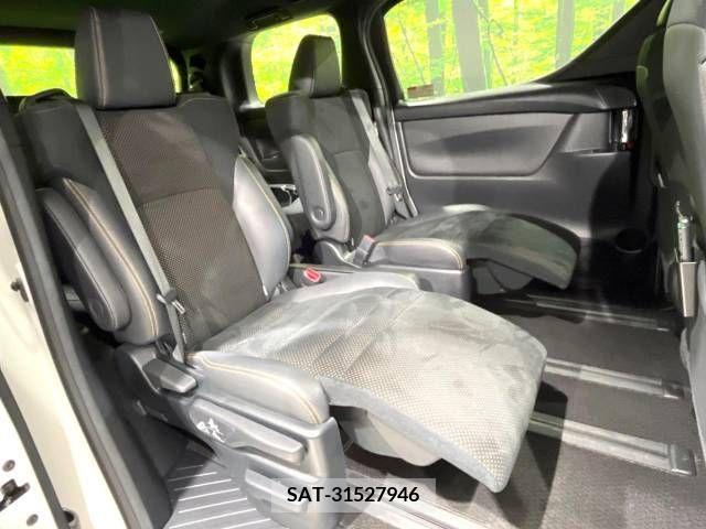 Toyota ALPHARD 2021-06 215717-9