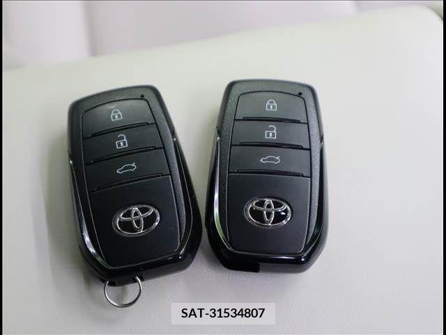 Toyota CROWN 2023-02 206927-15