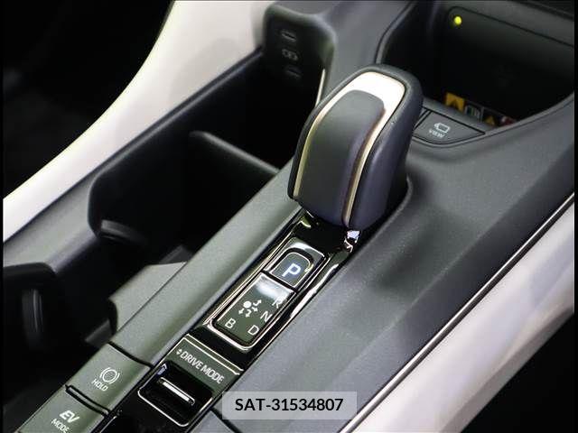 Toyota CROWN 2023-02 206927-13