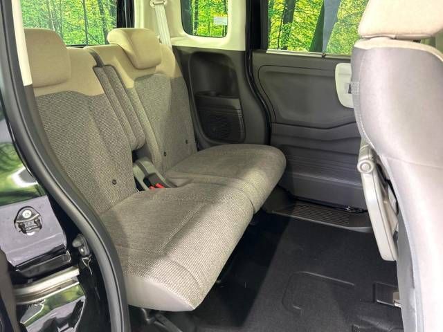 Honda N BOX 2023-01 10878-9