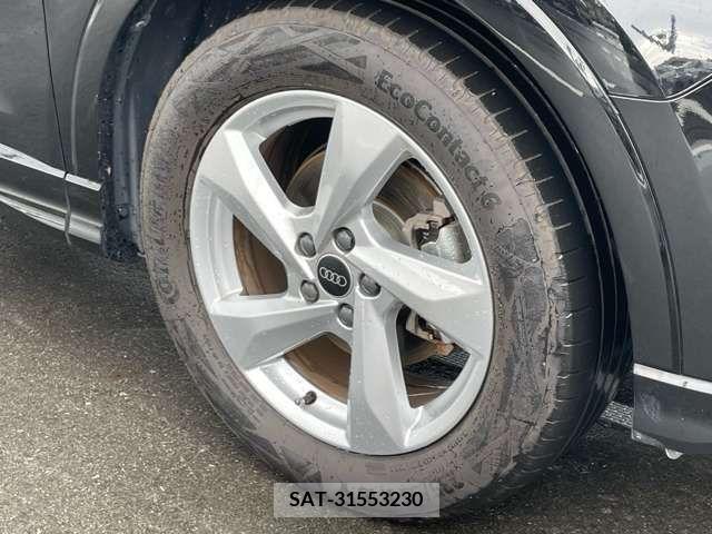 Audi Q3 2022-04 317873-5