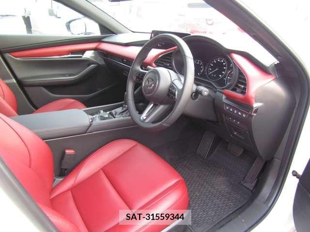 Mazda MAZDA3 2023-08 208074-11