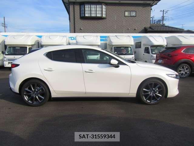 Mazda MAZDA3 2023-08 208074-3