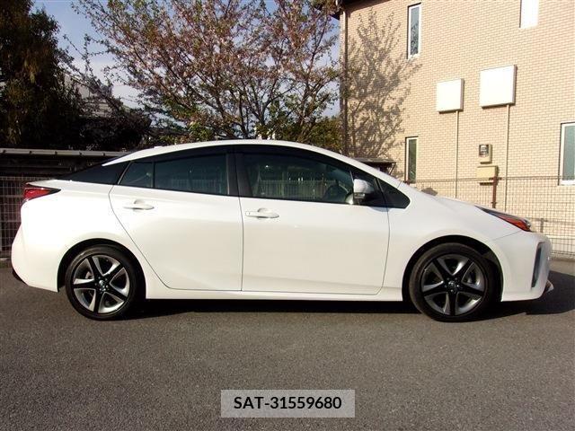 Toyota PRIUS 2020-11 234097-9