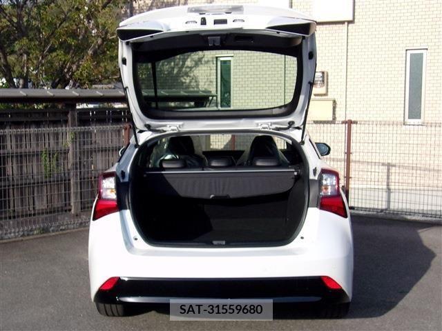 Toyota PRIUS 2020-11 234097-15