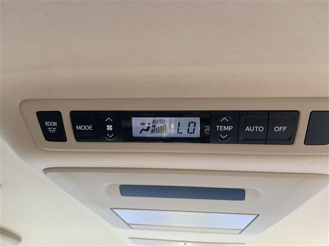 Toyota VELLFIRE 2009-07 1207-22