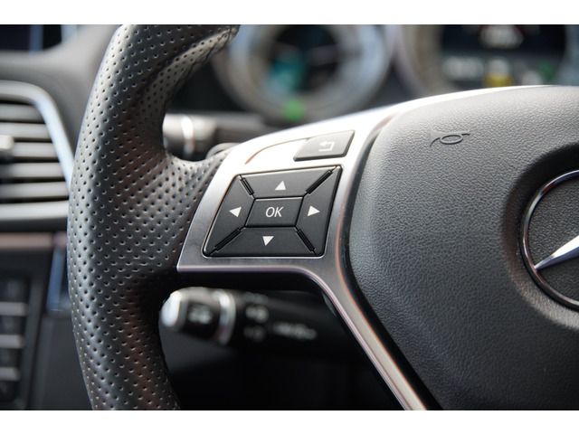 Mercedes Benz E-CLASS 2015-11 10764-13