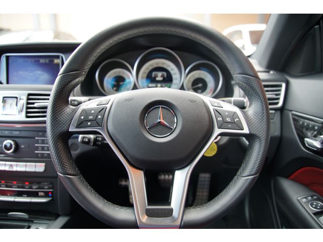 Mercedes Benz E-CLASS 2015-11 10764-12