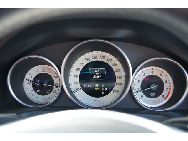 Mercedes Benz E-CLASS 2015-11 10764-16