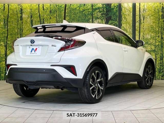 Toyota C-HR 2017-07 294923-15