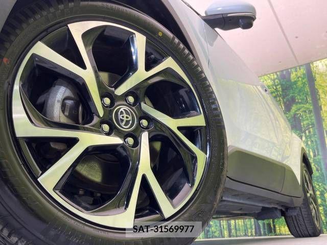 Toyota C-HR 2017-07 294923-12