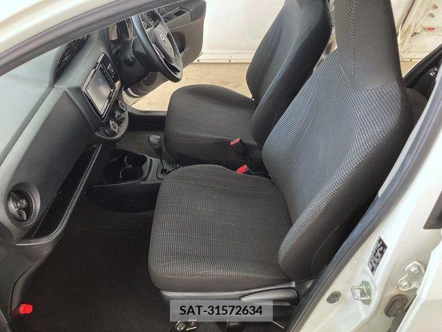 Toyota VITZ 2019-02 233637-13