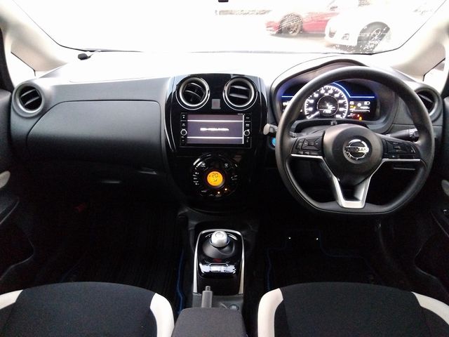 Nissan NOTE 2017-09 196658-2