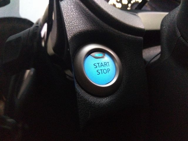 Nissan NOTE 2017-09 196658-9