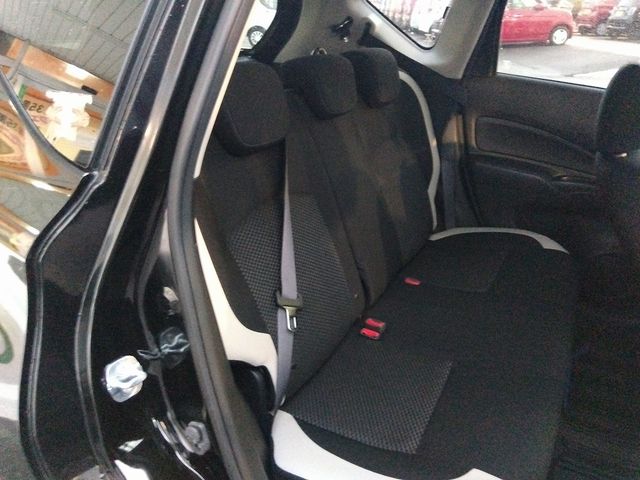 Nissan NOTE 2017-09 196658-18