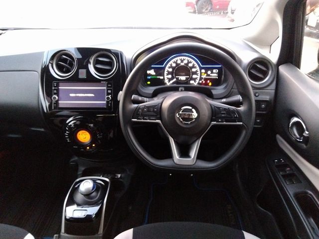 Nissan NOTE 2017-09 196658-3
