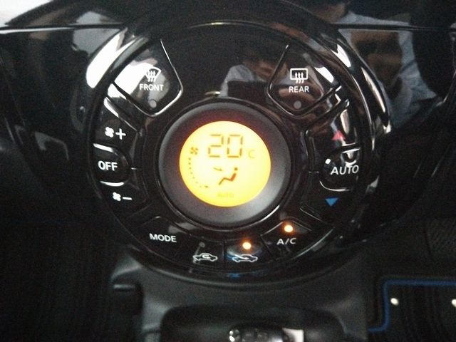 Nissan NOTE 2017-09 196658-7