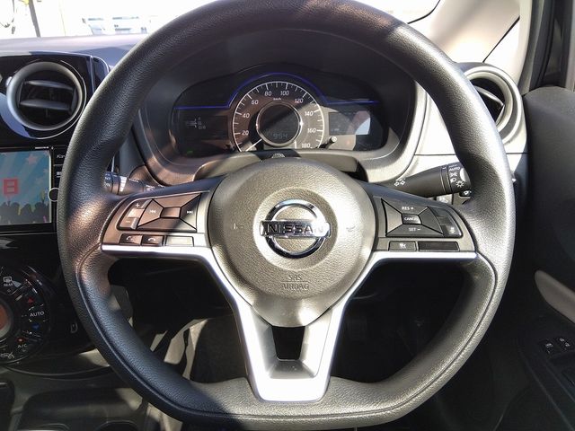 Nissan NOTE 2017-09 196658-21