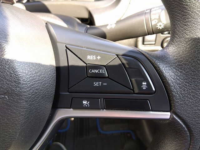 Nissan NOTE 2017-09 196658-23