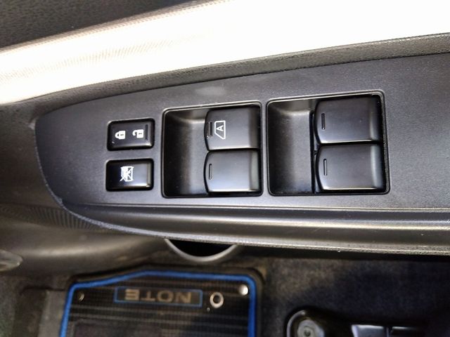 Nissan NOTE 2017-09 196658-26