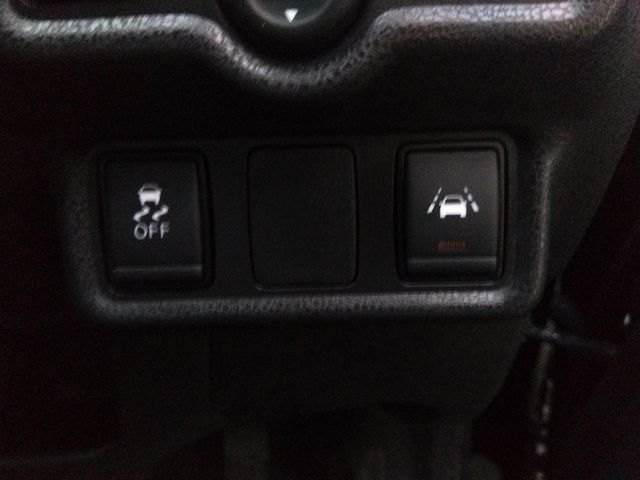 Nissan NOTE 2017-09 196658-11