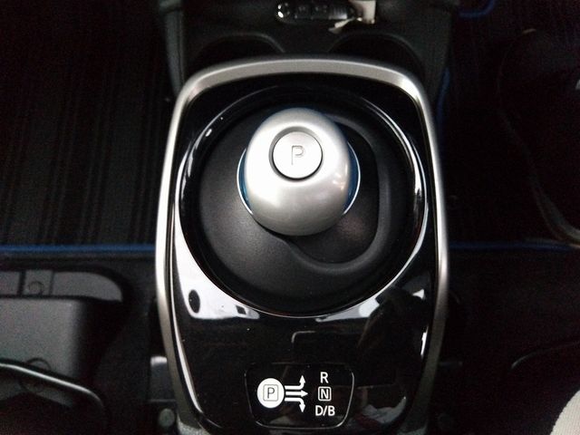 Nissan NOTE 2017-09 196658-8