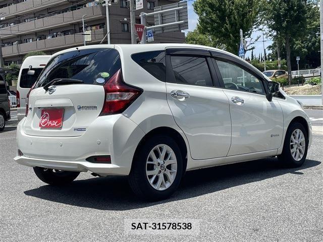 Nissan NOTE 2018-07 329181-3