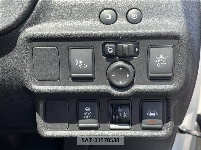 Nissan NOTE 2018-07 329181-17