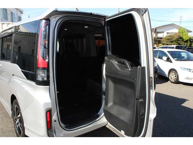 Honda e 2018-09 13284-17