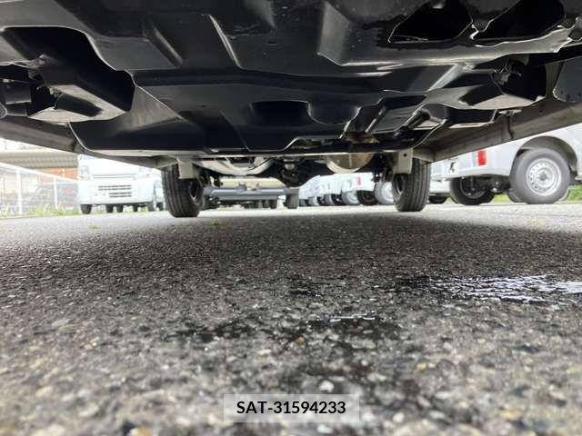 Suzuki EVERY 2018-03 297390-19