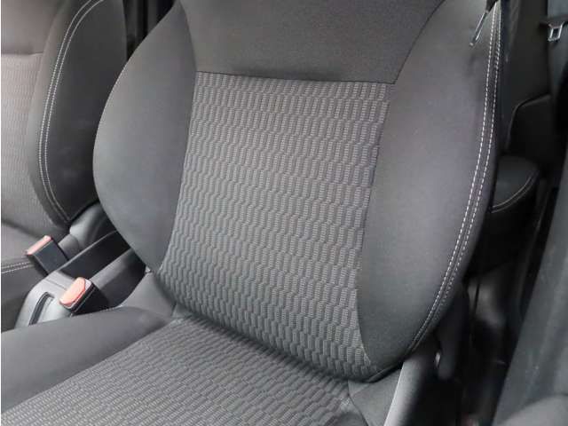 Peugeot 208 2017-08 15815-9