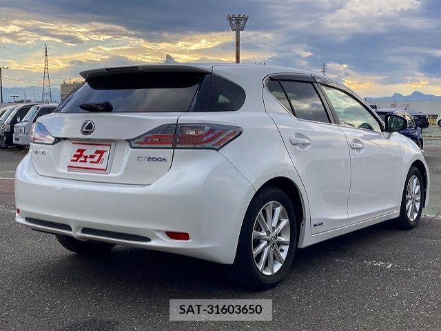 Lexus CT 2011-03 202756-2