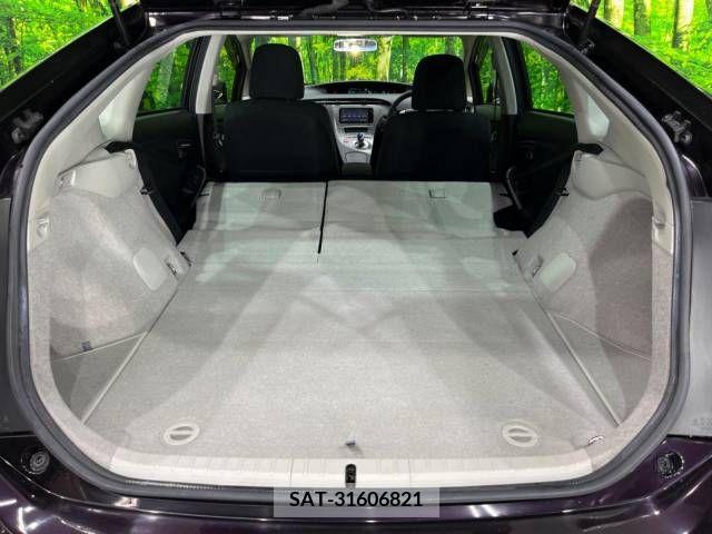 Toyota PRIUS 2015-01 383817-11