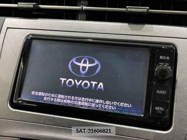Toyota PRIUS 2015-01 383817-2