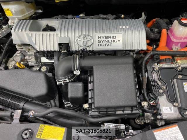 Toyota PRIUS 2015-01 383817-18
