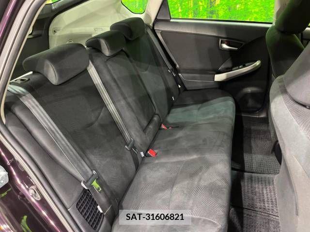 Toyota PRIUS 2015-01 383817-10