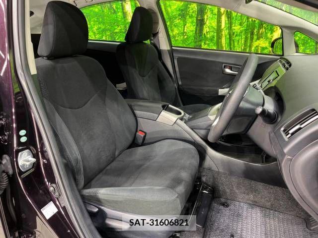 Toyota PRIUS 2015-01 383817-9